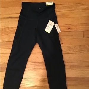 Old Navy New with Tags Elevate Crop Leggings